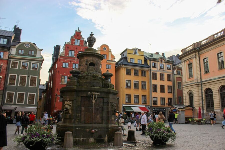 Stockholm: Personalized Guided Tour for Families - Gamla Stan: one hour among medieval lanes