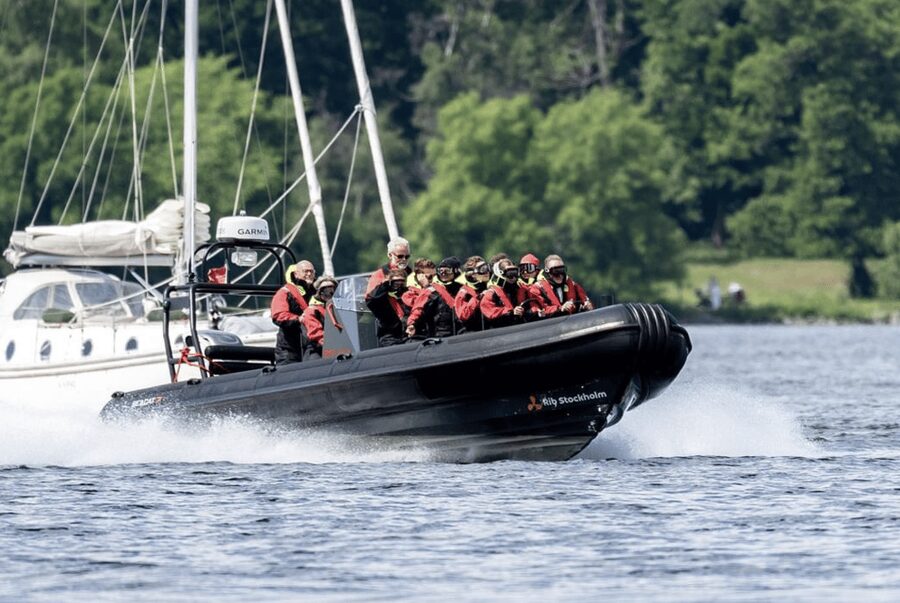 Stockholm: RIB Speed boat tour incl. island visit - What the guide adds to the day