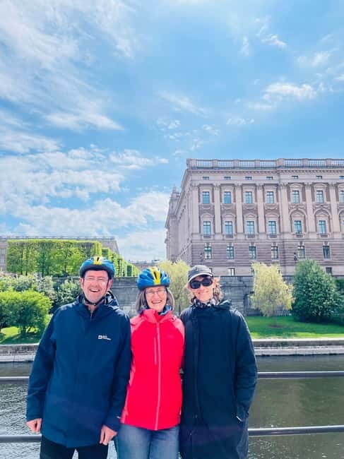 Stockholm's Best Bike Tour! (English / Deutsch) - Parliament, the Opera, and the final central loop