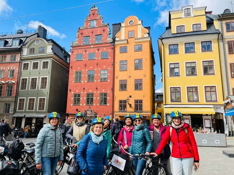 Stockholm's Best Bike Tour! (English / Deutsch) - City Hall, Riddarholmen, and the first island views