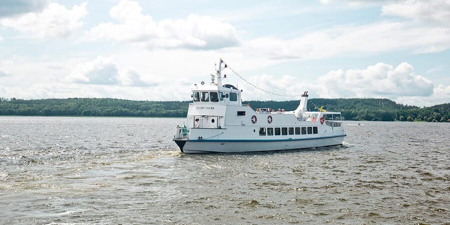 Stockholm: Sigtuna Guided Boat Tour with Optional Museum - Sigtuna Museum & Art at Lilla Torget