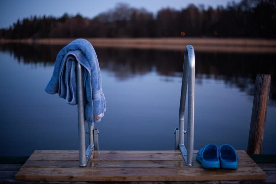 Stockholm: Traditional Sauna & Polar Plunge in Baltic Sea - Who will enjoy this most