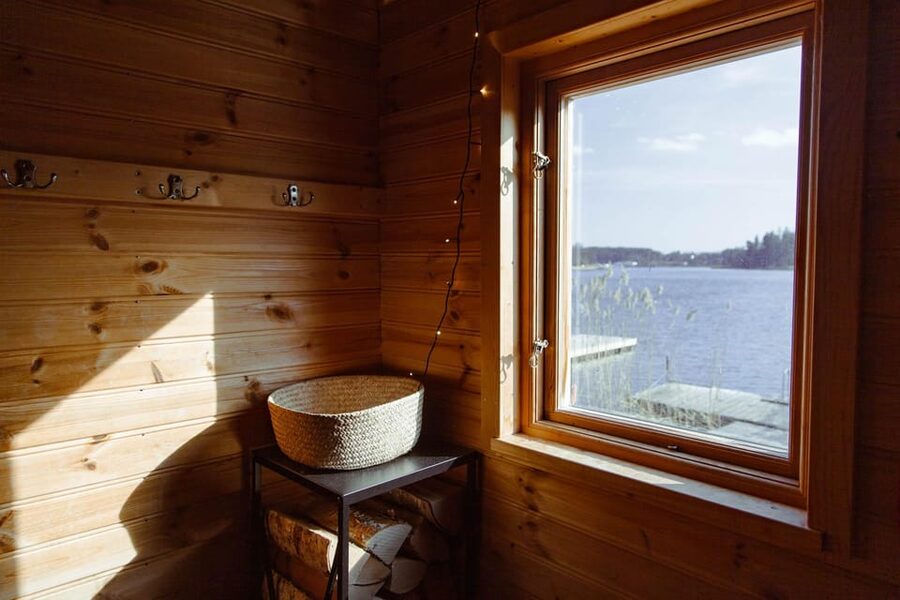 Stockholm: Traditional Sauna & Polar Plunge in Baltic Sea - Clothing, footwear, and small things to pack