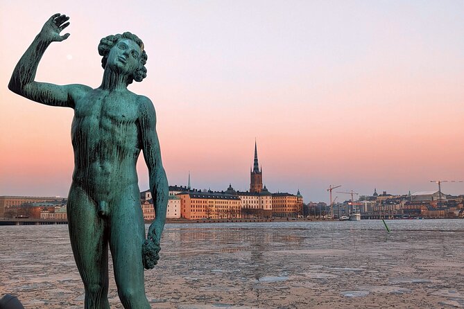 Stockholm Walking Tour – Gamla Stan Highlights - Riddarholmen connects Stockholm to its monarchs