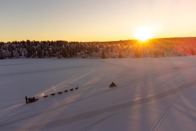 Sunrise Zen Husky Tour (10:00 to 13:00 - sitting on the sled) - Settling into a four-seat sled