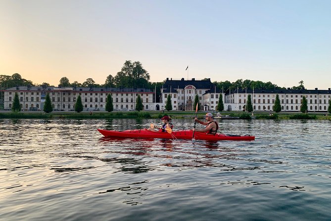 Sunset Kayak Tour in Central Stockholm and Swedish Fika - Starting with safety, paddles, and the first few strokes
