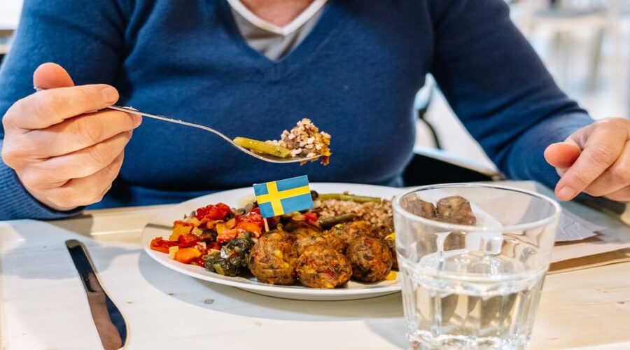 Swedish Beer Tasting Tour in Stockholm Old Town Pubs - A beer tour with Stockholm’s oldest streets as the backdrop