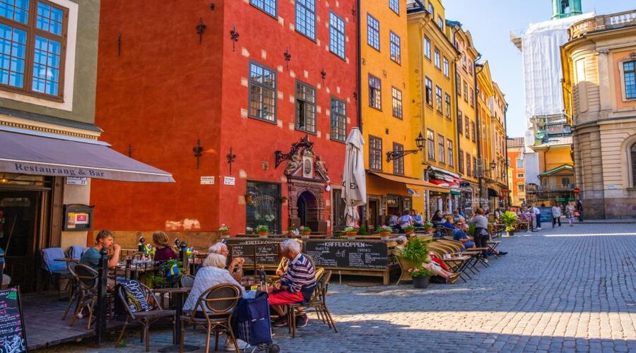 Swedish Beer Tasting Tour in Stockholm Old Town Pubs - The guide makes the walk more than a tasting