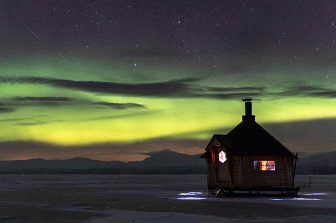 The Ultimate Aurora Photo Adventure - Cold-weather details that affect the experience