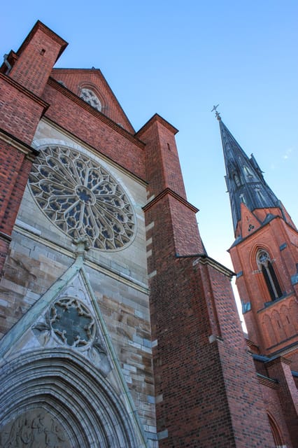 Uppsala: City Highlights and Hidden Gems Walking Tour - A food-market pause without included lunch