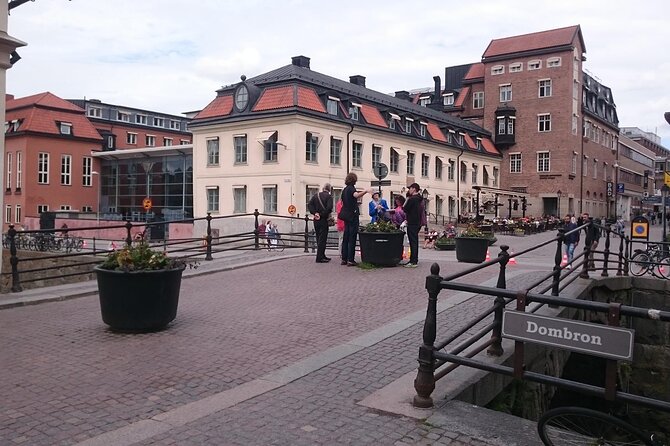 Uppsala's biggest attractions - 1h city walk in Uppsala city. - University House and the rune stones
