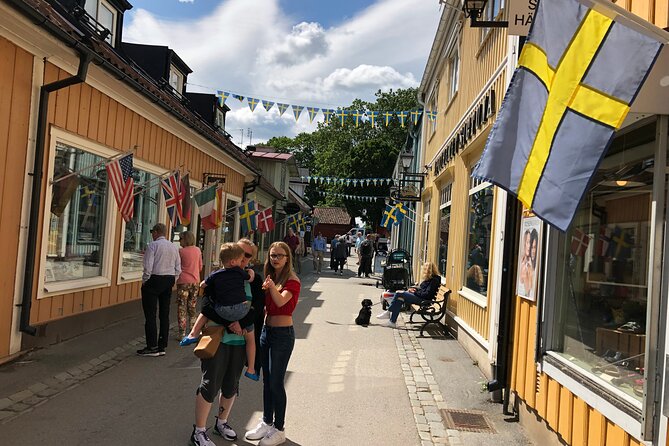 Viking History Small Group Tour from Stockholm: Half Day Including Sigtuna - Pickup details for hotels and cruise ships